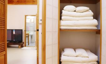 Iksan Yeongwoldang Hanok Private House Pension