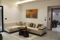 sandra 33 Hotels in 