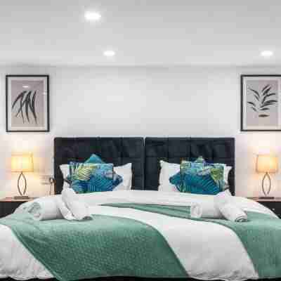 Top Hat - 1 Bed Apartment Rooms