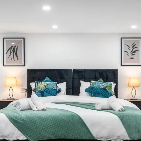 Top Hat - 1 Bed Apartment