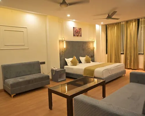 Hotel Bandiram Hotels in Chhatarpur