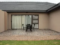 Rusty Estate - Self Catering Hotels in Witbank