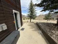 Modern Mountain Cabin Condo w/Steam Shower + Essential Living Design