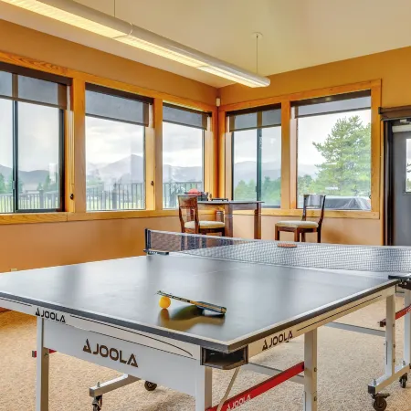 Winter Park Retreat: Mtn Views & Pool Access!