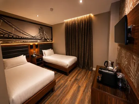 London Court Hotel