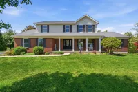 Northern Kentucky Gem w/ Yard & In-ground Pool! - Homestays