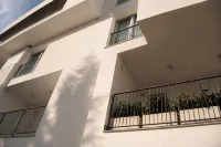 Colonna Suites And Apartments