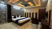 HOTEL KINGS PARADISE BANQUET & LAWN, Airport