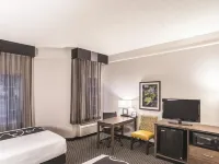 La Quinta Inn & Suites by Wyndham Flagstaff Hotels in Flagstaff