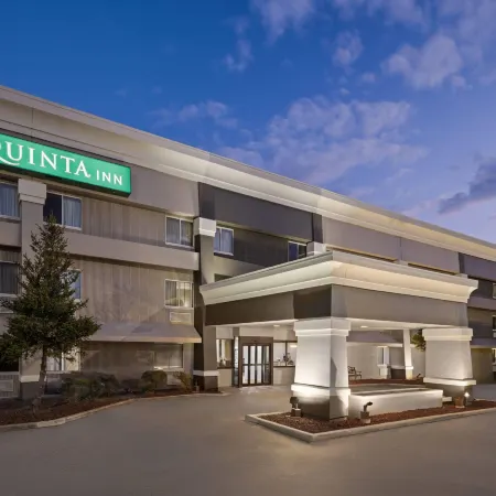 La Quinta Inn by Wyndham Milwaukee Airport / Oak Creek