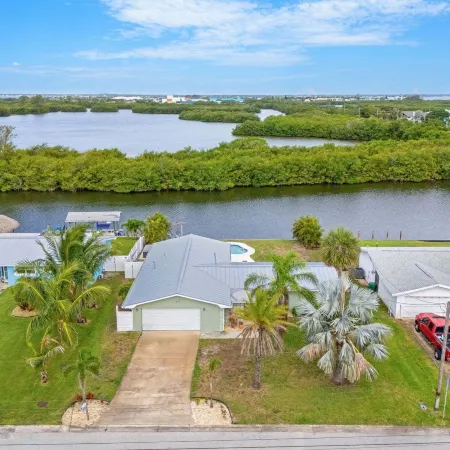 106 la Riviere Rd
