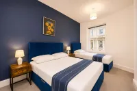Brighton Sleeps 13 Beach Walk Hove Centre - 4-Star