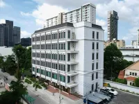 VST Punnawithi Hotels near Phra Khanong