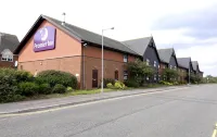 Premier Inn Poole Centre (Holes Bay) Hotel - parking