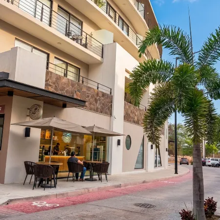 LUX 2-Storie 3-BDR 3.5 Bath Penthouse