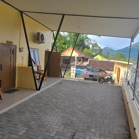 Holi Homestay Trawas Hotels in Trawas