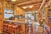 Sasquatch Inn Retreat Near Fishing and Hunting! - parking