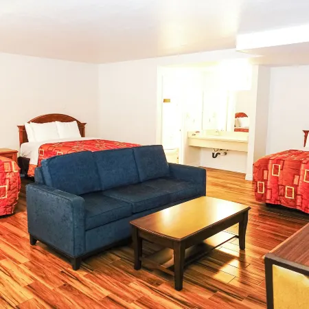 Tropic Lodge