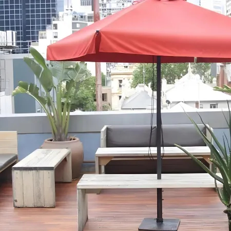 City Centre Budget Hotel Отели рядом с достопримечательностью «Театр комедии»