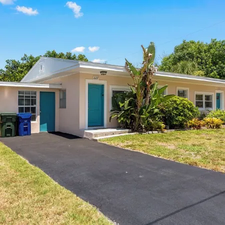 NOKOMIS BEACH BUNGALOW 227