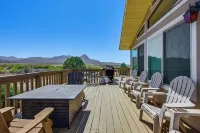 Stunning Utah Home ~ 30 Mi to Zion Nat'l Park - parking