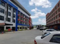 Sakura Budget Hotel - Bãi đậu xe