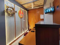 The Lions Hotel - 2-Star