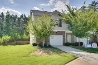 Quick I-20 Access to Dtwn Atl! Family Gem w/ Patio - Condos