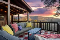 Camp Wildgrove Hot Tub Sauna Mtn Views - WiFi