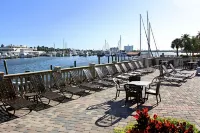 Pier House 60 Clearwater Beach Marina Hotel - 3-Star
