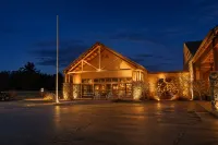 Coratel Inn & Suites by Jasper Black River Falls, WI - 2-Star