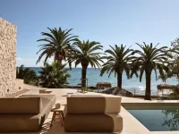Calypso Villas - parking
