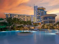 Pier Sixty-Six Hotels near Las Olas