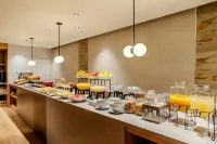 Sheraton Bariloche Hotel - 朝食
