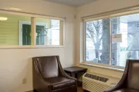 HomeTowne Studios Salem, or - Motels