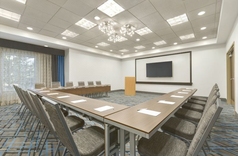 Hampton Inn & Suites Herndon-Reston photo 3