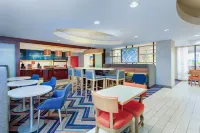 Hampton Inn Orlando-International Airport - Breakfast