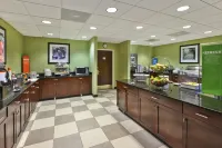 Hampton Inn & Suites Providence/Warwick-Airport - Завтрак
