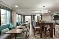 Hampton Inn Waycross - parking