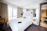 セントロ マダ アンマン バイ ロタナ - 屋上プール