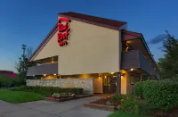 Red Roof Inn Detroit - Warren - Motels