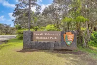 Rainforest Retreat w/ Hot Tub: Mins to Nat'l Park! - Boutique