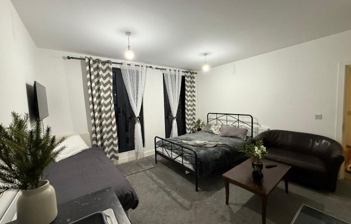 2 Bedroom Apartment with Balcony, Double Bed & Single Bed in living Room