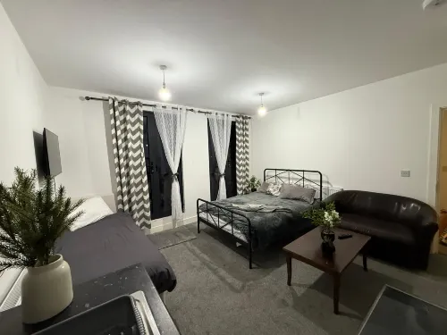 2 Bedroom Apartment with Balcony, Double Bed & Single Bed in living Room - 2-Star