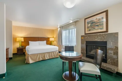 Red Lion Hotel Rogue Regency Medford Airport - Parkplatz