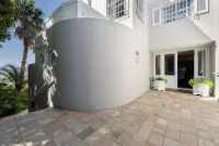 Ocean Watch Guest House - ติดทะเล