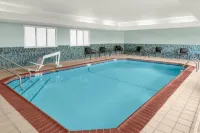 TownePlace Suites Joplin - parkir