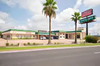 Best Price Motel & Suites - parking