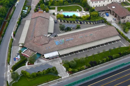 VIP's Motel Luxury Accommodation & Spa Отели рядом с достопримечательностью «South Garda Karting»