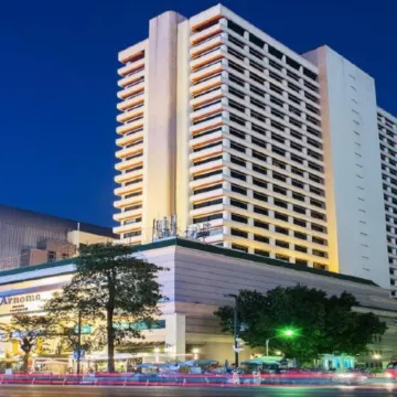 Arnoma Hotel Bangkok Отели рядом с достопримечательностью «Станция надземного метро Chit Lom»